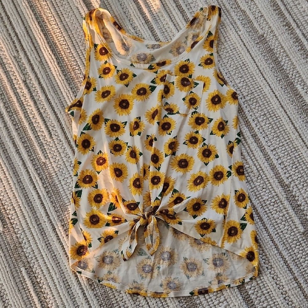 Pretty Rebel Sunflower Sleeveless Tie Front Tank Top